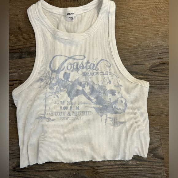 2 women’s garage tops size xs/s, barley worn with no damage - Picture 2 of 4